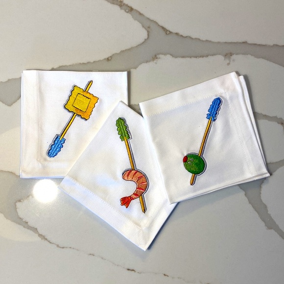 CRATE & BARREL Vintage NIP Embroidered Cocktail Napkins - Picture 2 of 5